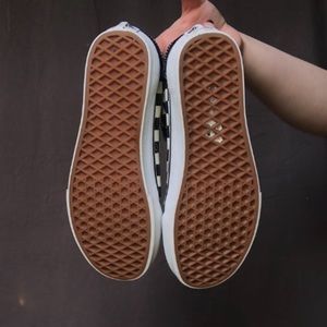 vans checkered